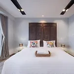 Central Bangkok, 5 Stars River View & Characteristic Decor