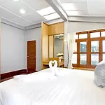 Sathorn Private Pool Villa