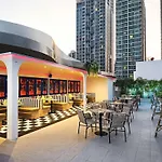 Radisson Suites Bangkok Sukhumvit