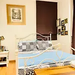 Autta House