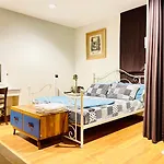 Autta House