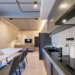 Bathtub, 2Br, 2Ba, 120 Sqm, 6 Pax, Near Bts 7-11