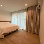 2 Bed & 2 Bath Suite, 4Th Floor