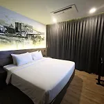 Manhattan Hotel Bangkok