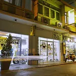 Wyh.Boutique And Design Hostel