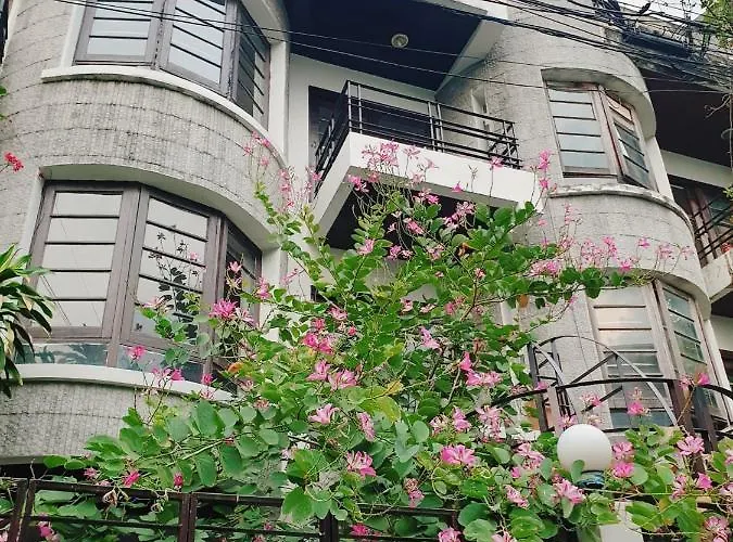 Kru Nat\'S Bed & Breakfast W/ Private Rooms & Gym