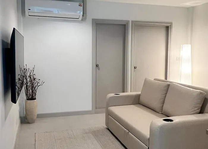 2 Bed & 2 Bath Suite, 4Th Floor