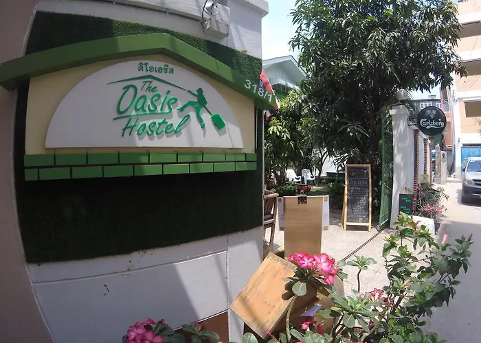 The Oasis Hostel (Adults Only)