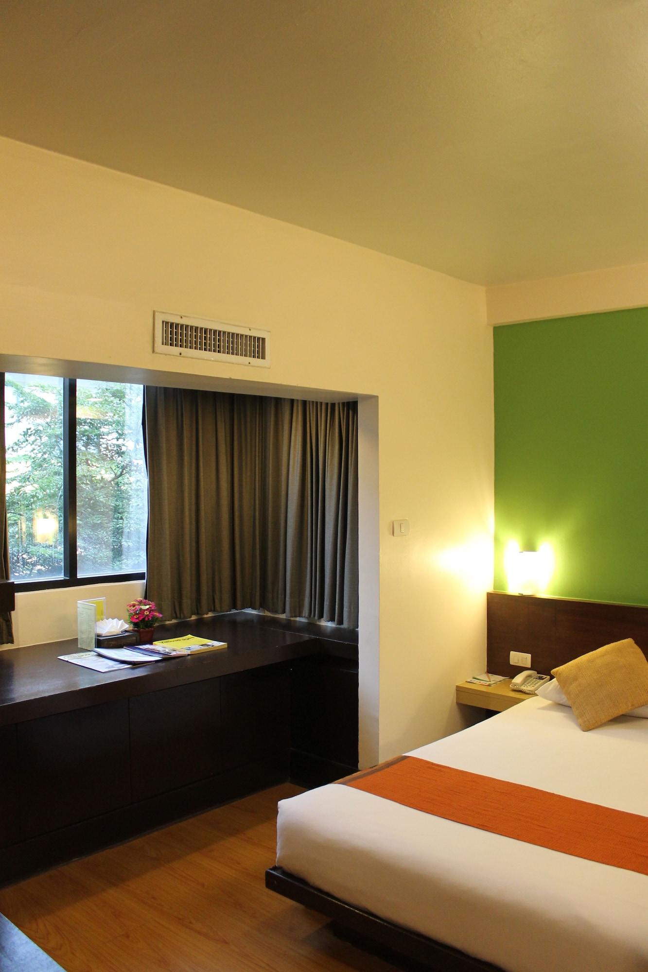 The Seasons Huamark Hotel 3*