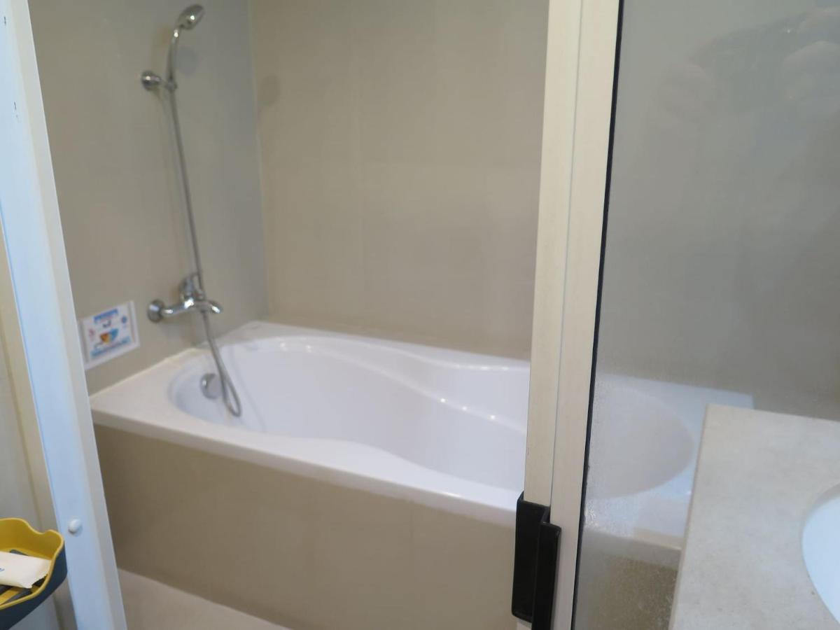 7C-Short-Term Rental Allowed-2Brs Downtown Bangkok Apartment