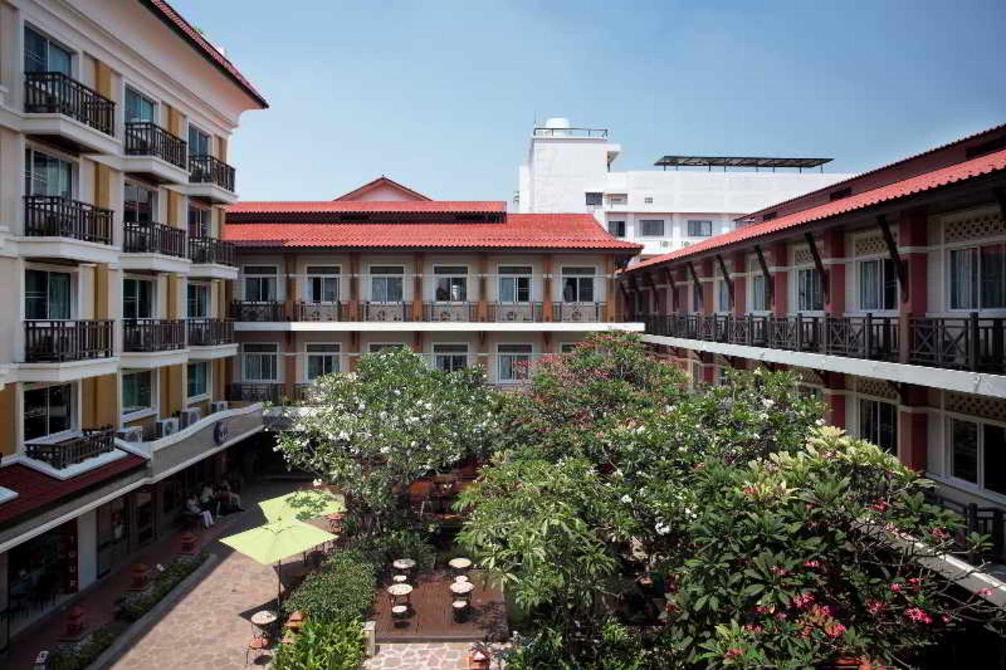 bahay-panuluyan Rambuttri Village Plaza 3*