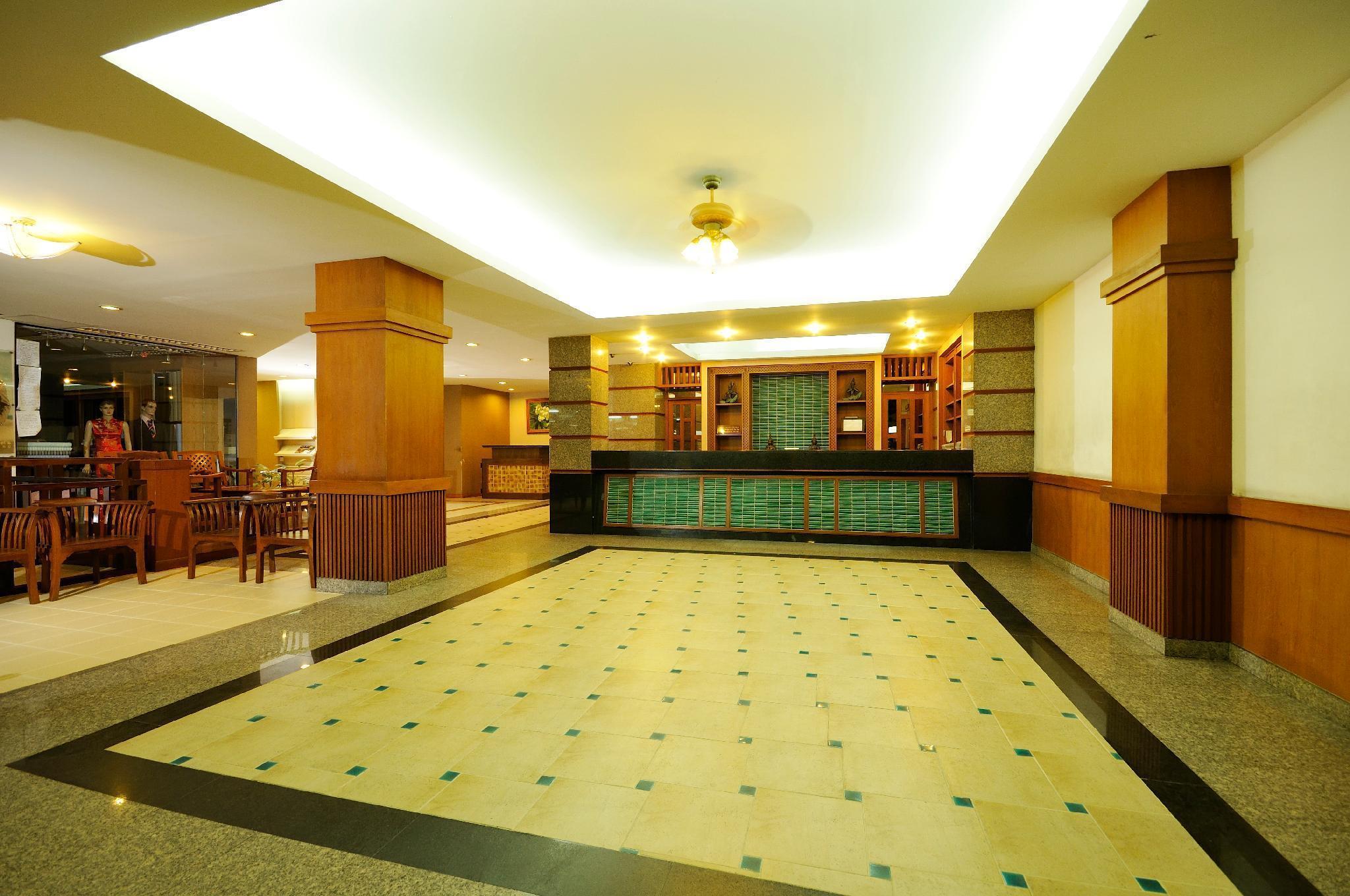 bahay-panuluyan Rambuttri Village Plaza 3*