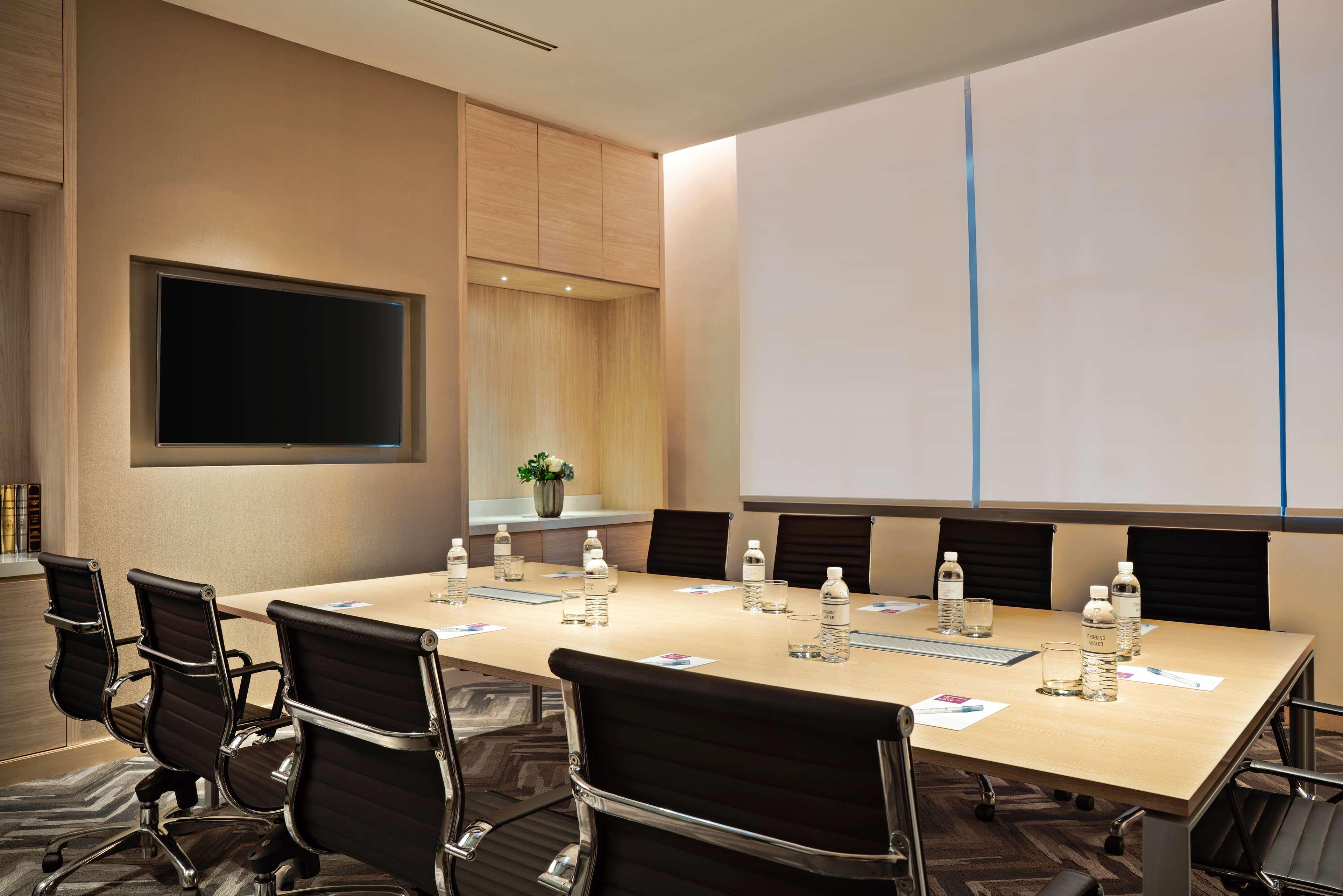 Hyatt Place Sukhumvit 24 Hotel