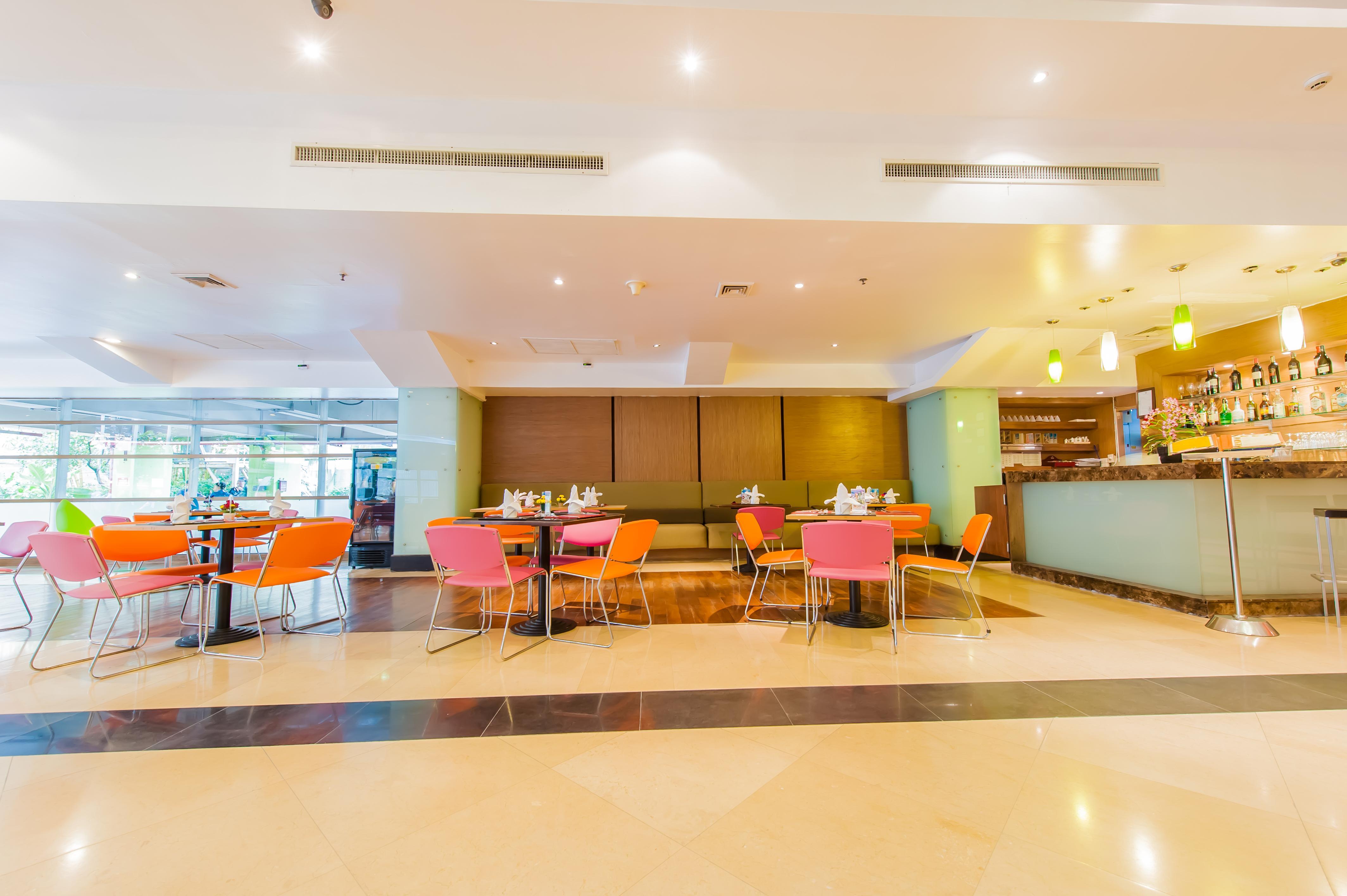 The Seasons Huamark Hotel 3*