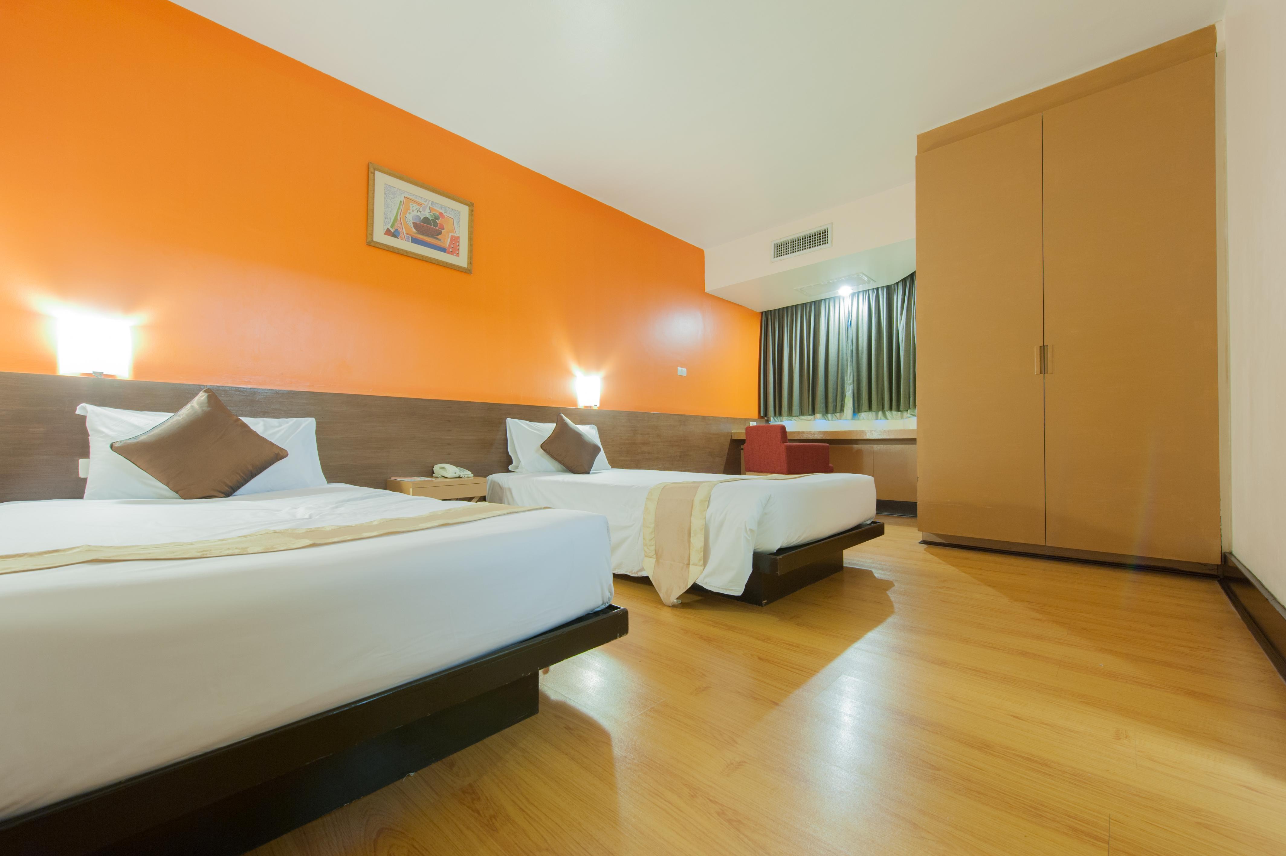 Hotel The Seasons Huamark 3*