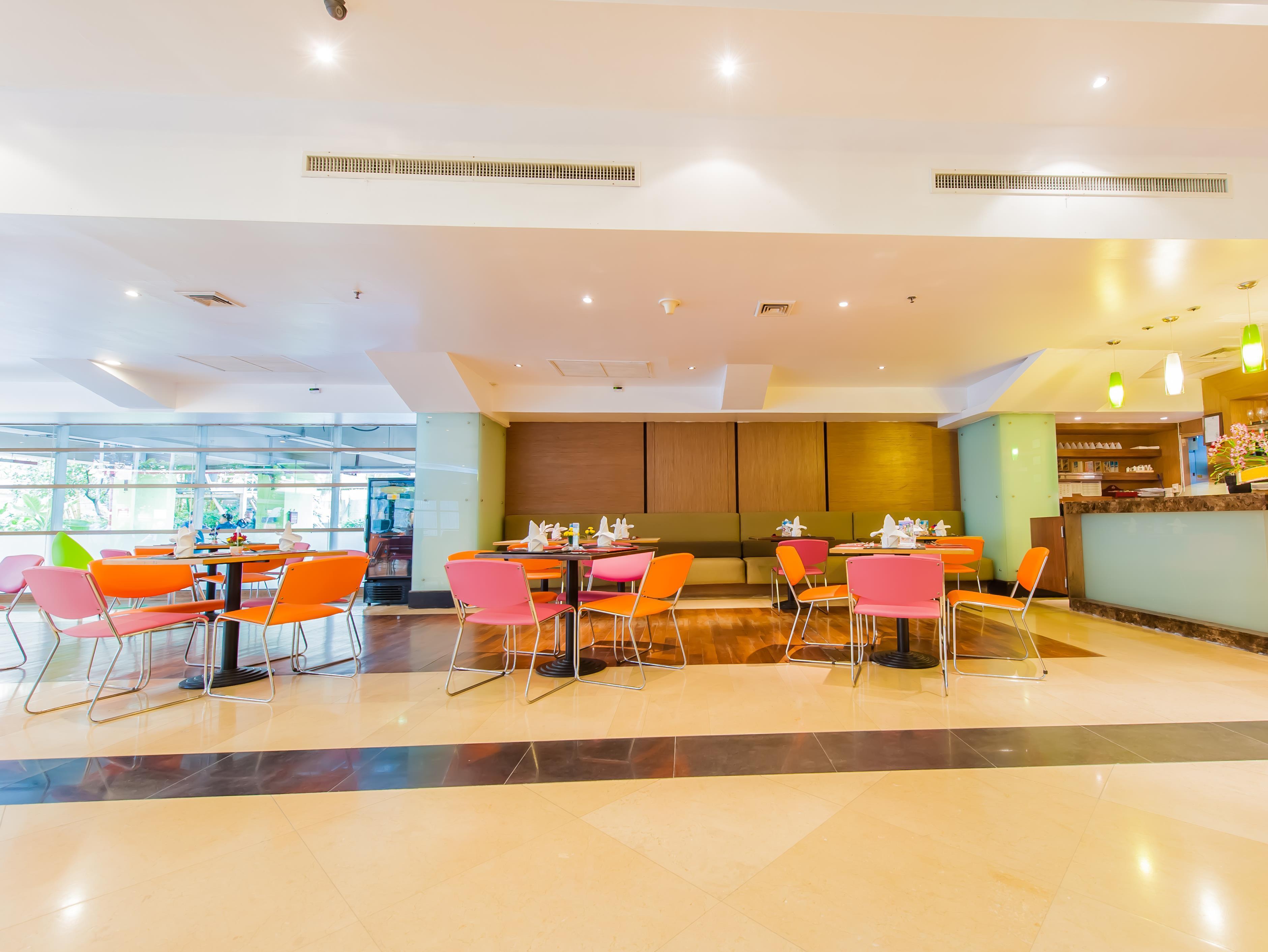 The Seasons Huamark Hotel 3*