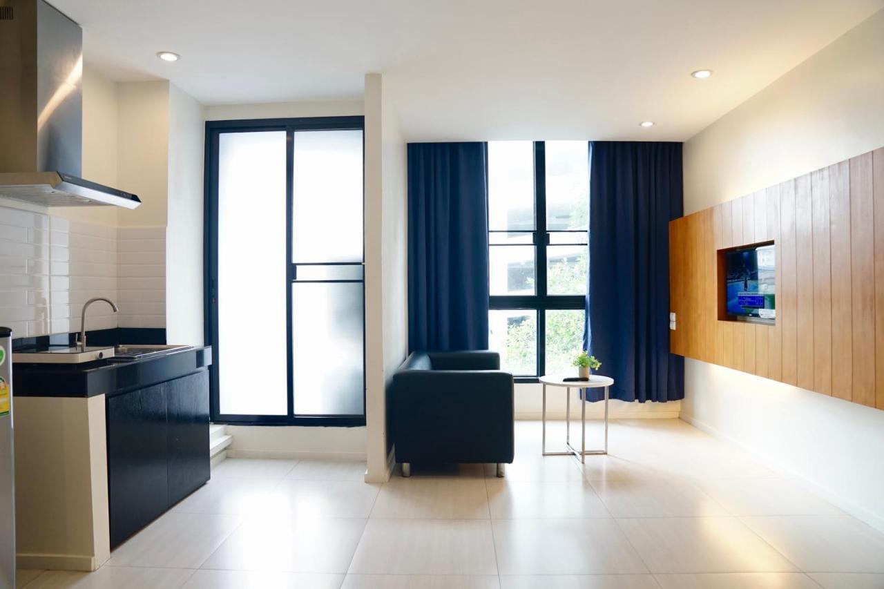 Hotel 130 & Bangkok