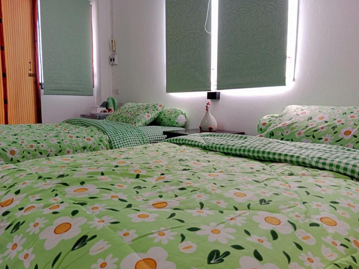 Apartment Airport Convenience Inn: Breakfast & Quick Transit Access Bangkok