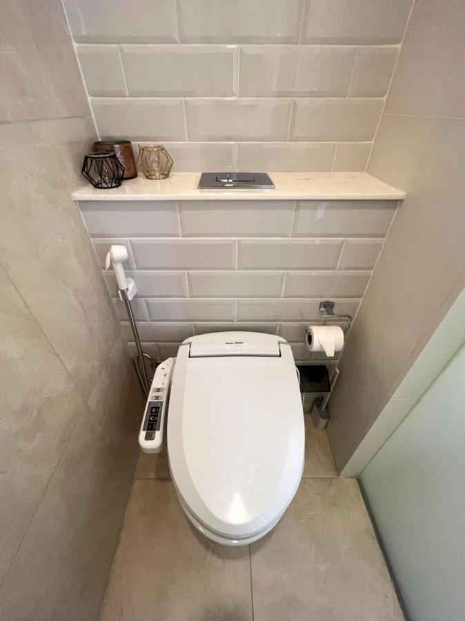 2 Bedroom Luxury 3 Min Walk From Bts Ekkamai *