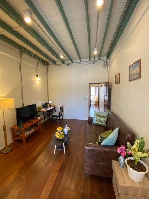 Pangsapuri 1 Min Walk To Bts, 3 Bed 3 Bath, Entire House Bangkok