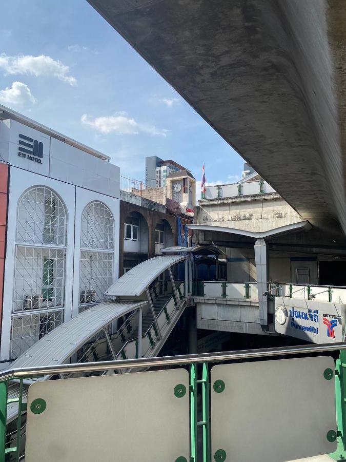 E11 - Bts Punnawithi 3* Bangkok