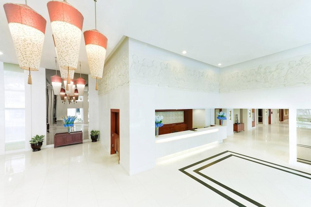 Centre Point Serviced Thong Lo 4*