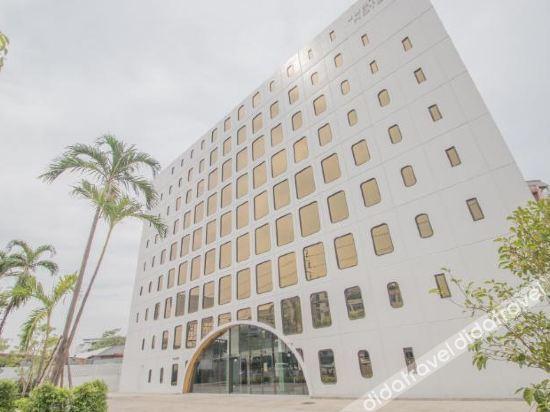 Justice Hotel