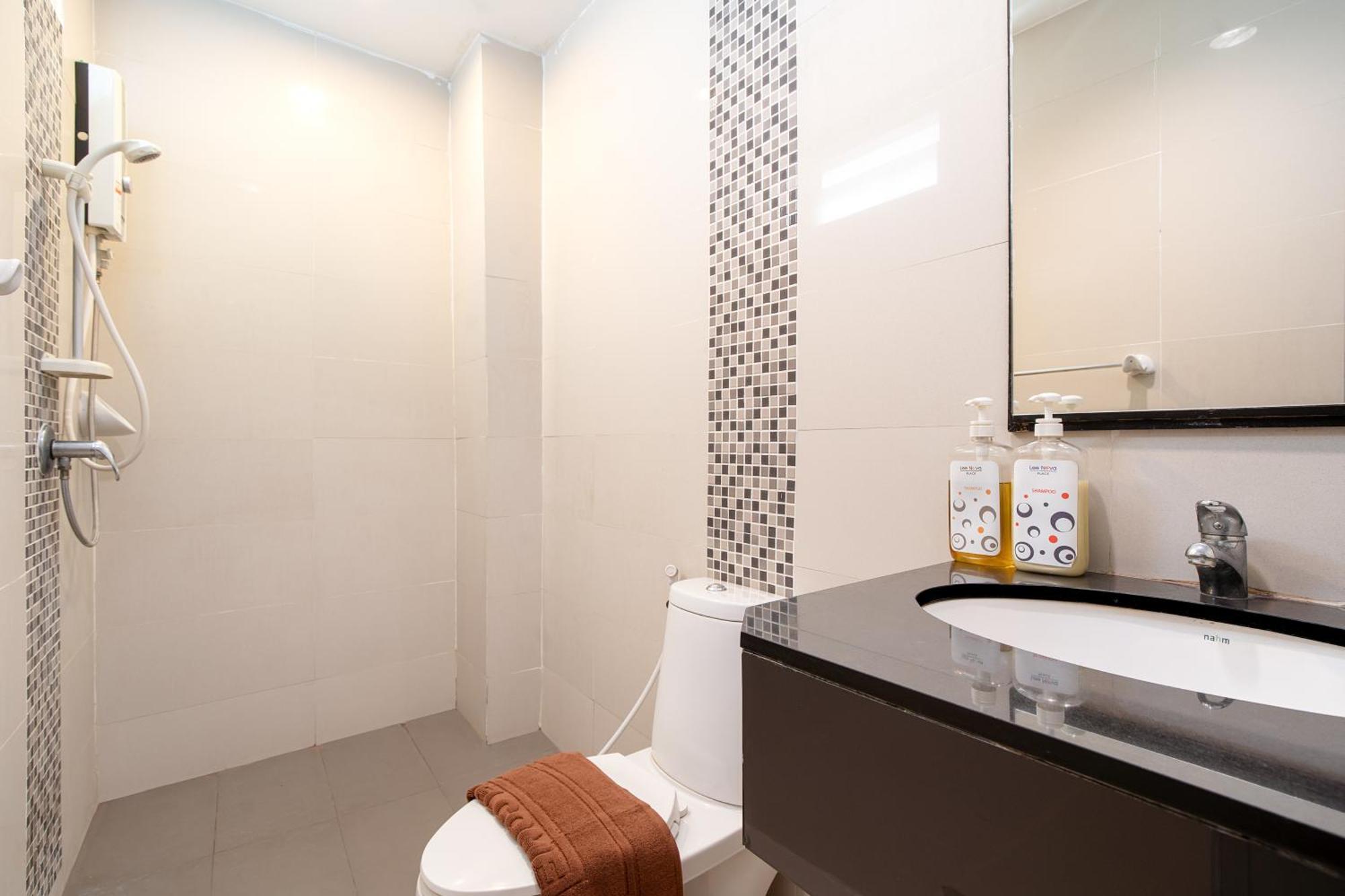 Leenova Place Bangkok