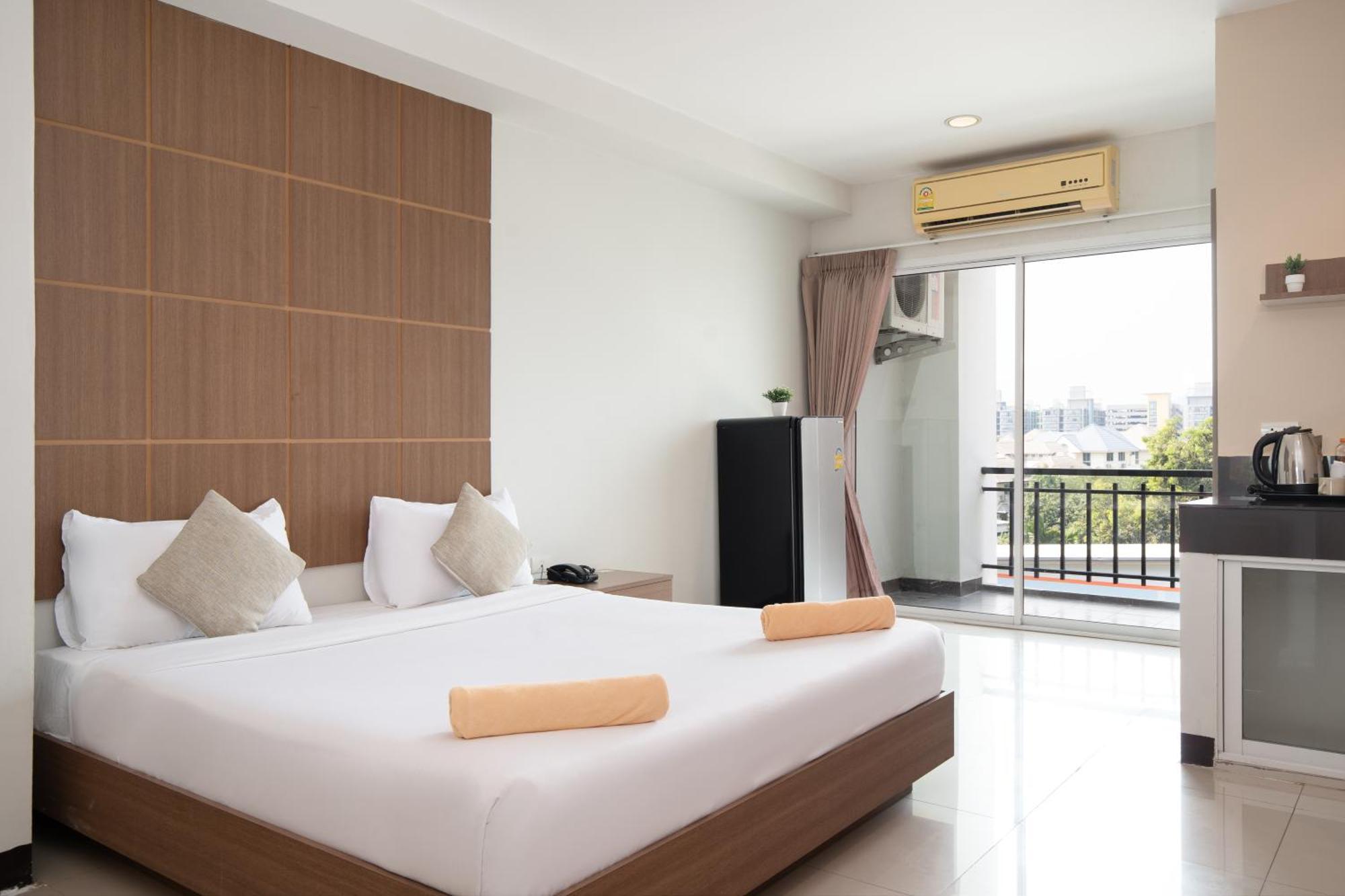 Leenova Place * Bangkok