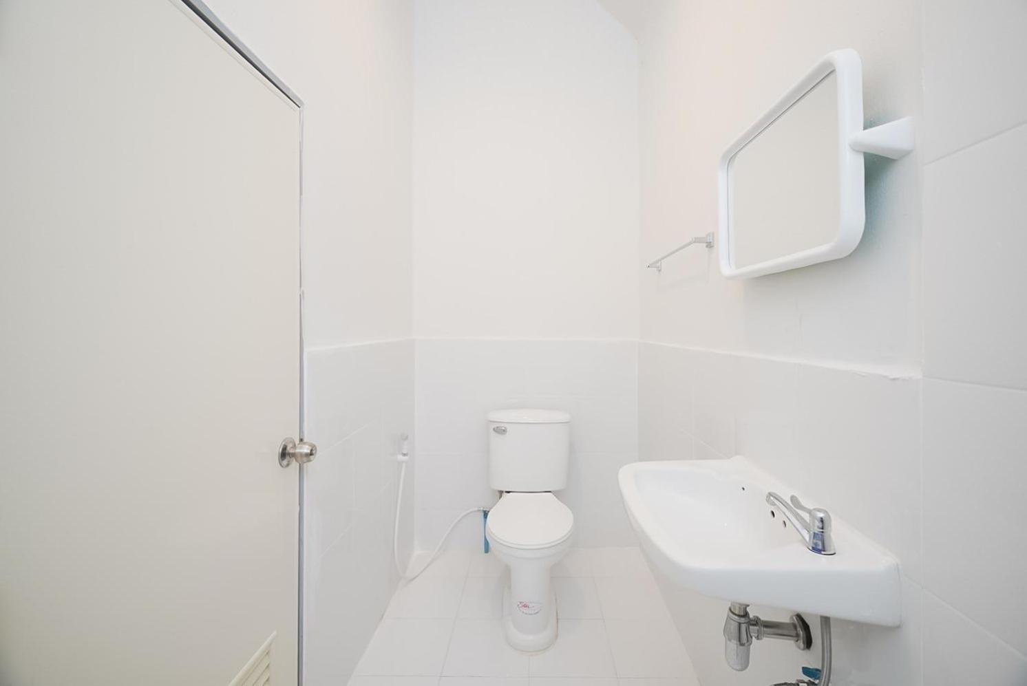 Mitr Yaowarat Apartment *