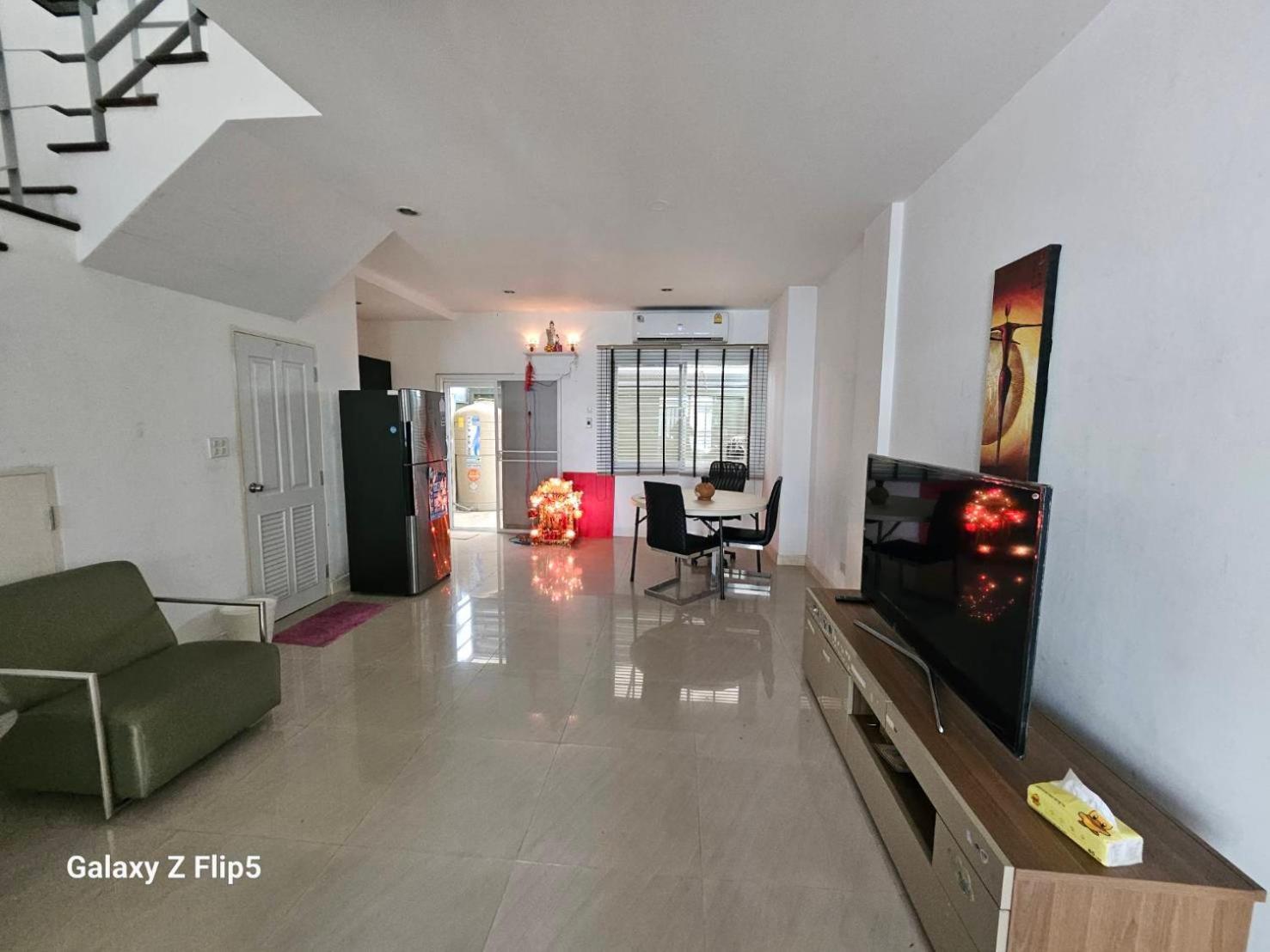 Apartment 98/61