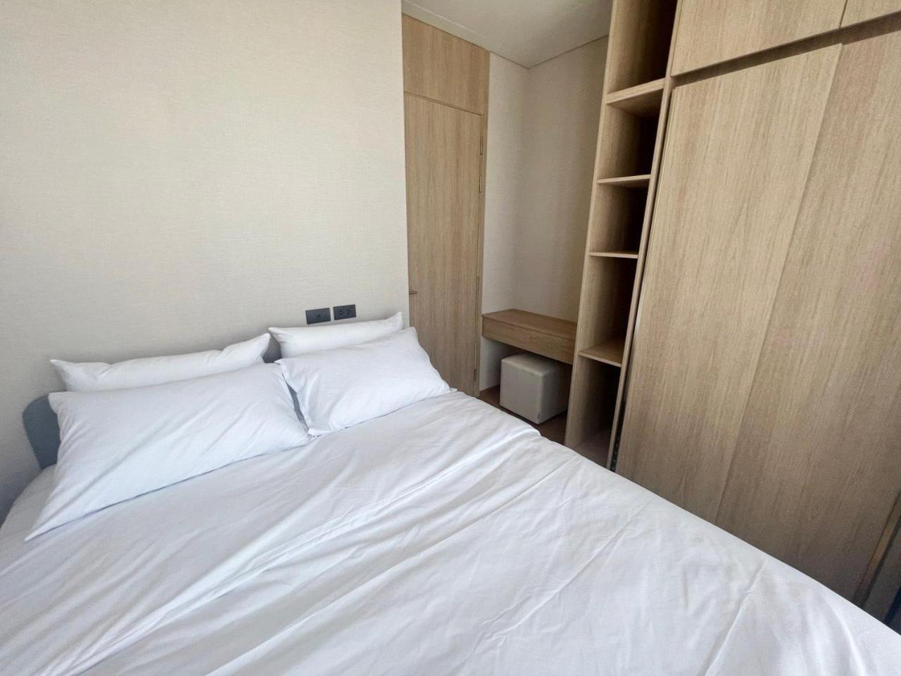 2 Bedroom Luxury 3 Min Walk From Bts Ekkamai * Bangkok