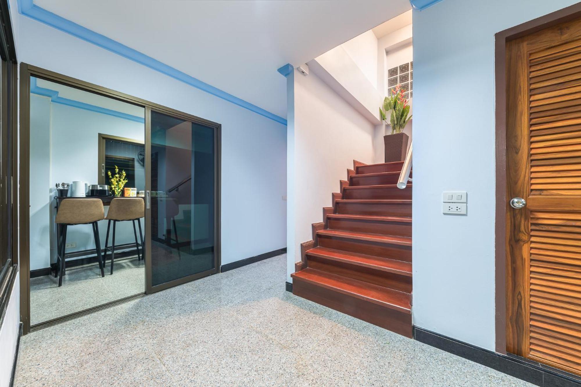 Bahay bakasyunan Rooftop Paradise Newly Built 900meters To Chidlombts And Central World Free Airport Pickup