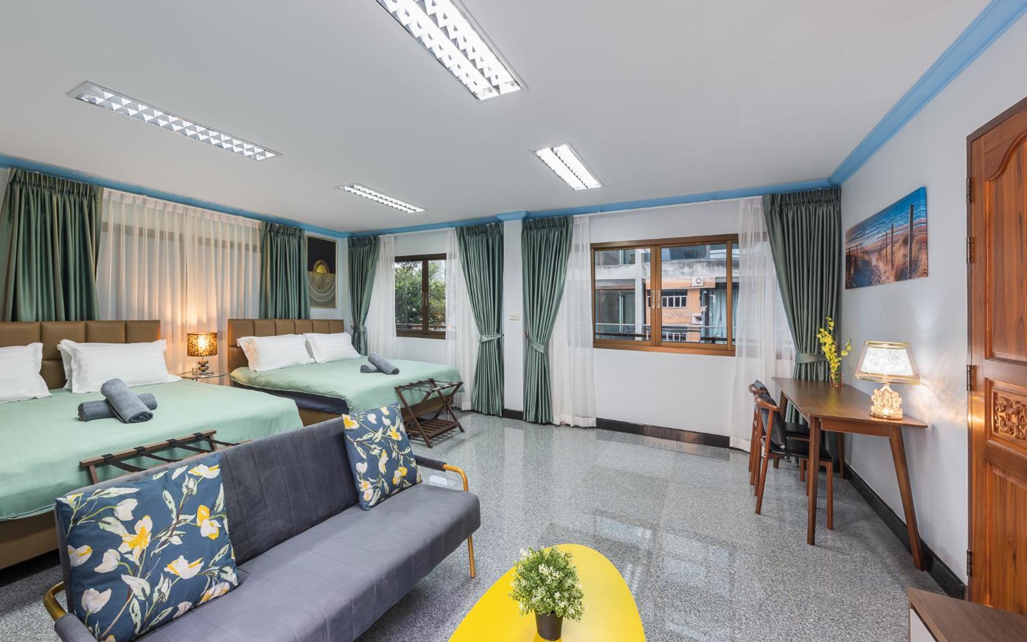 Rooftop Paradise Newly Built 900meters To Chidlombts And Central World Free Airport Pickup Bahay bakasyunan