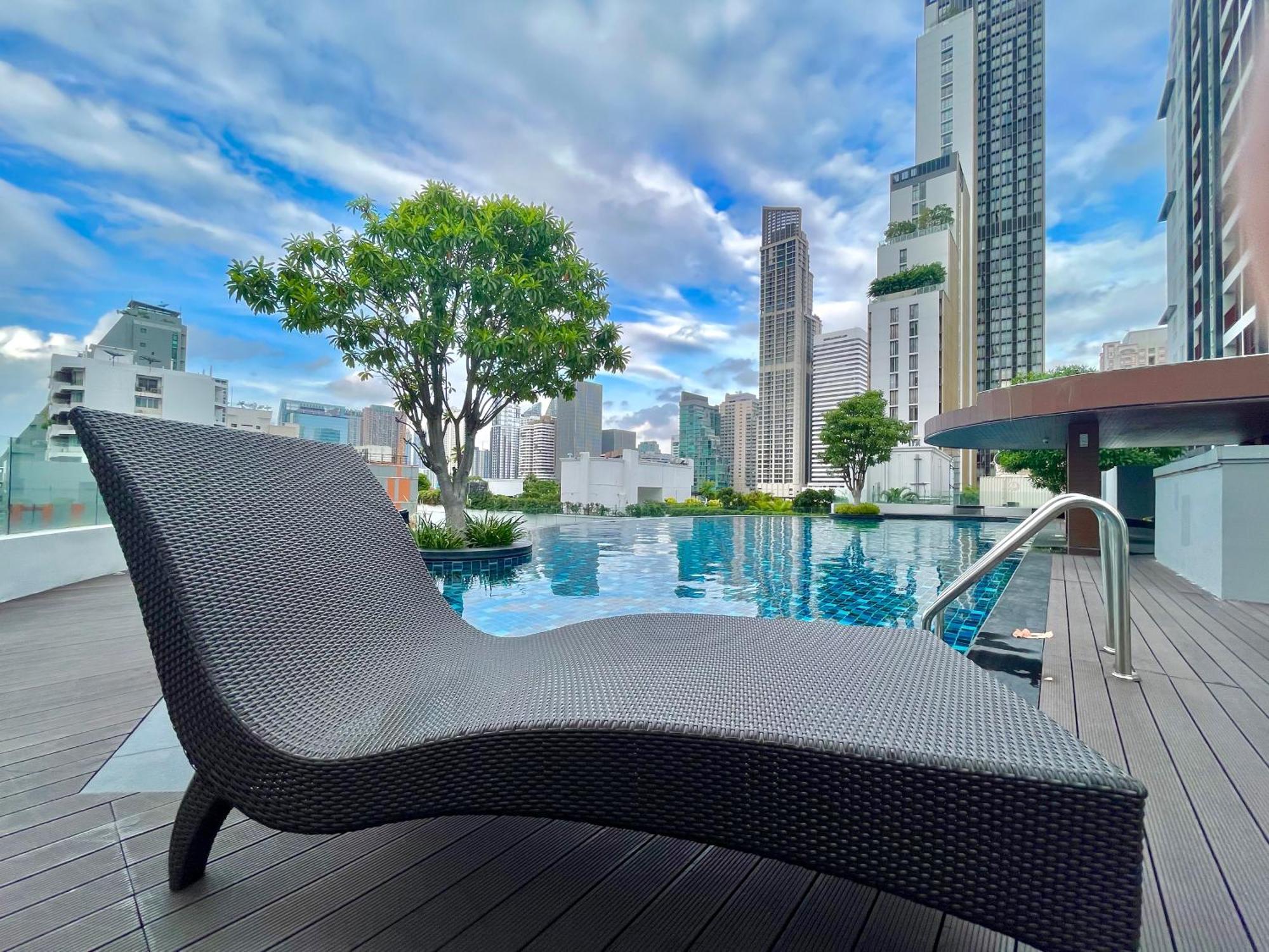 Comfortable Studio, Walk To Bts, Free Wi-fi, Great Location Apartment *