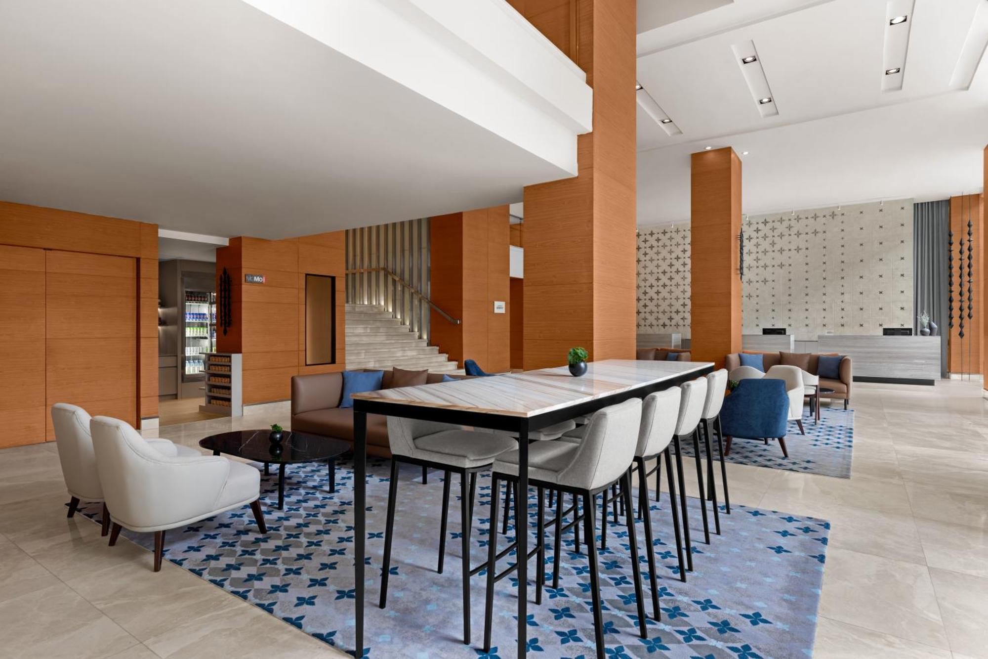 Courtyard By Marriott Hotel
