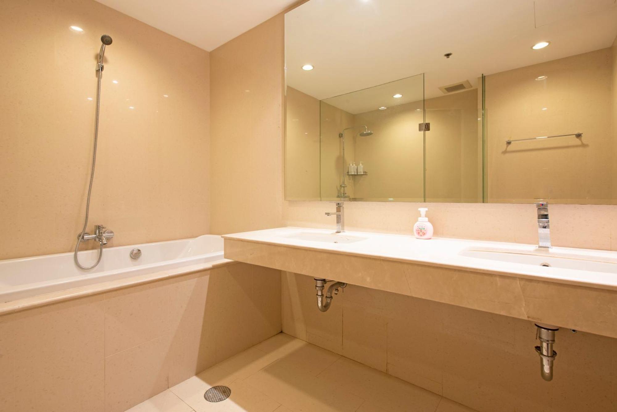 M Estate 2br Private Residence, 300m To Bts Chit Lom