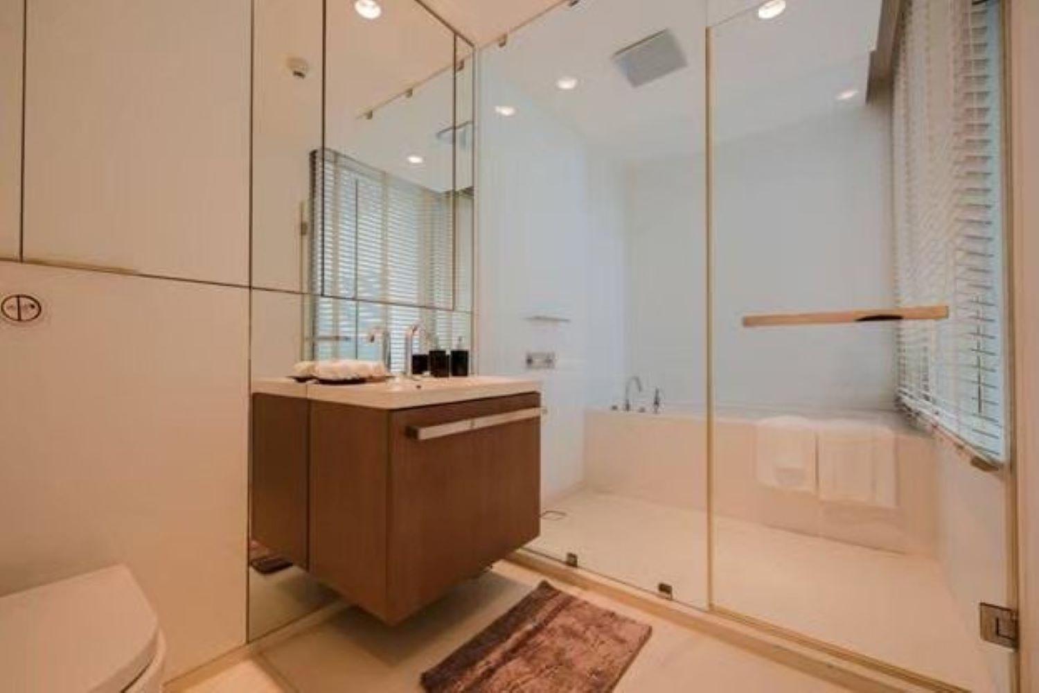 Elegant 2-bedroom Luxury Duplex On The 32nd Floor Of 185 Rajadamri *