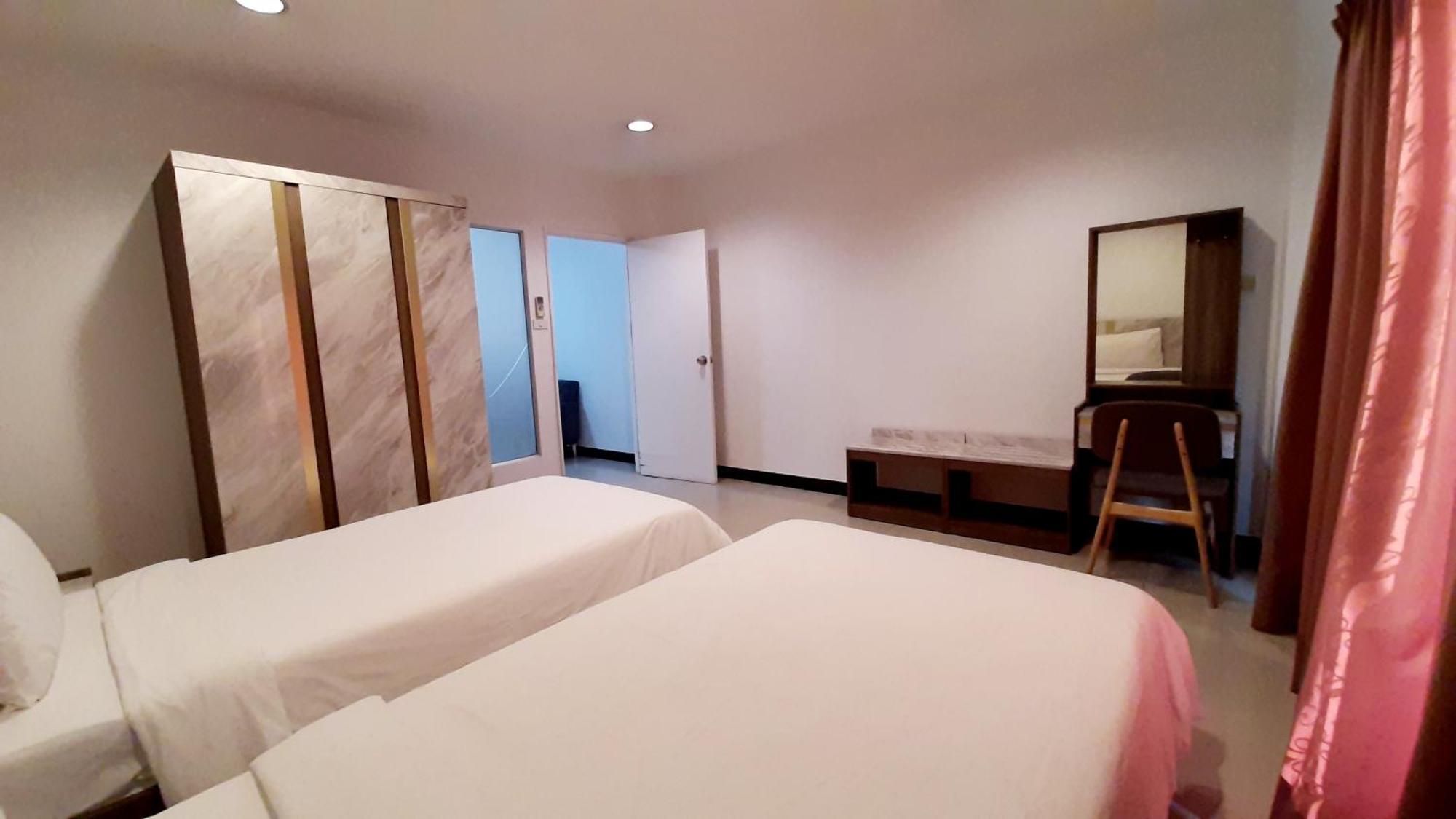 Plaza Nana Hotel