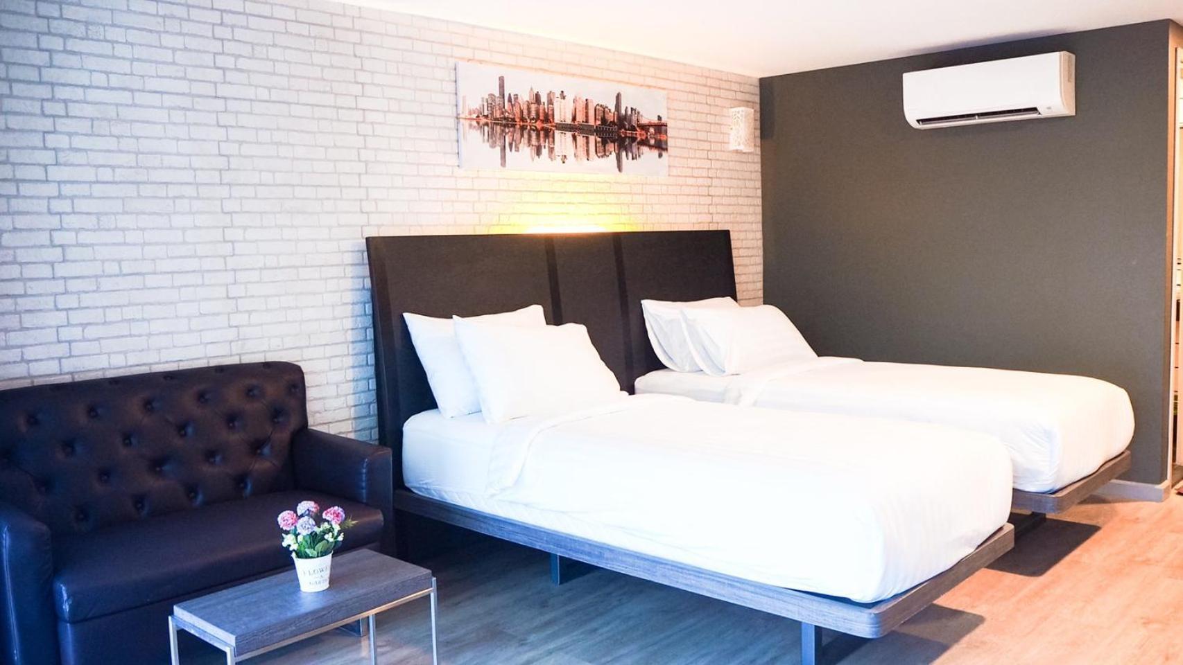 Bb Glass House Hotel