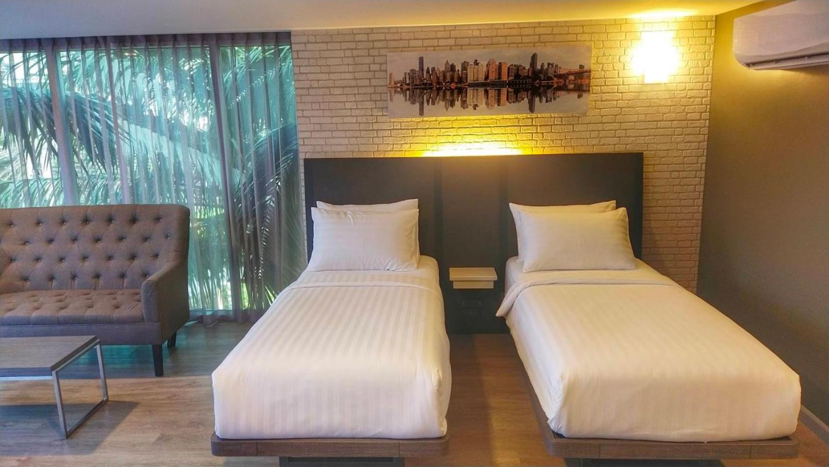 Bb Glass House Hotel
