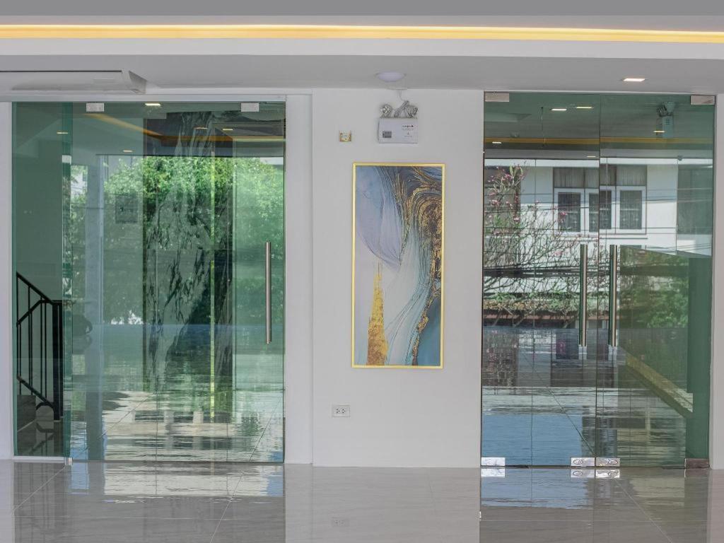 B2 Huai Khwang Premier Hotel 3*