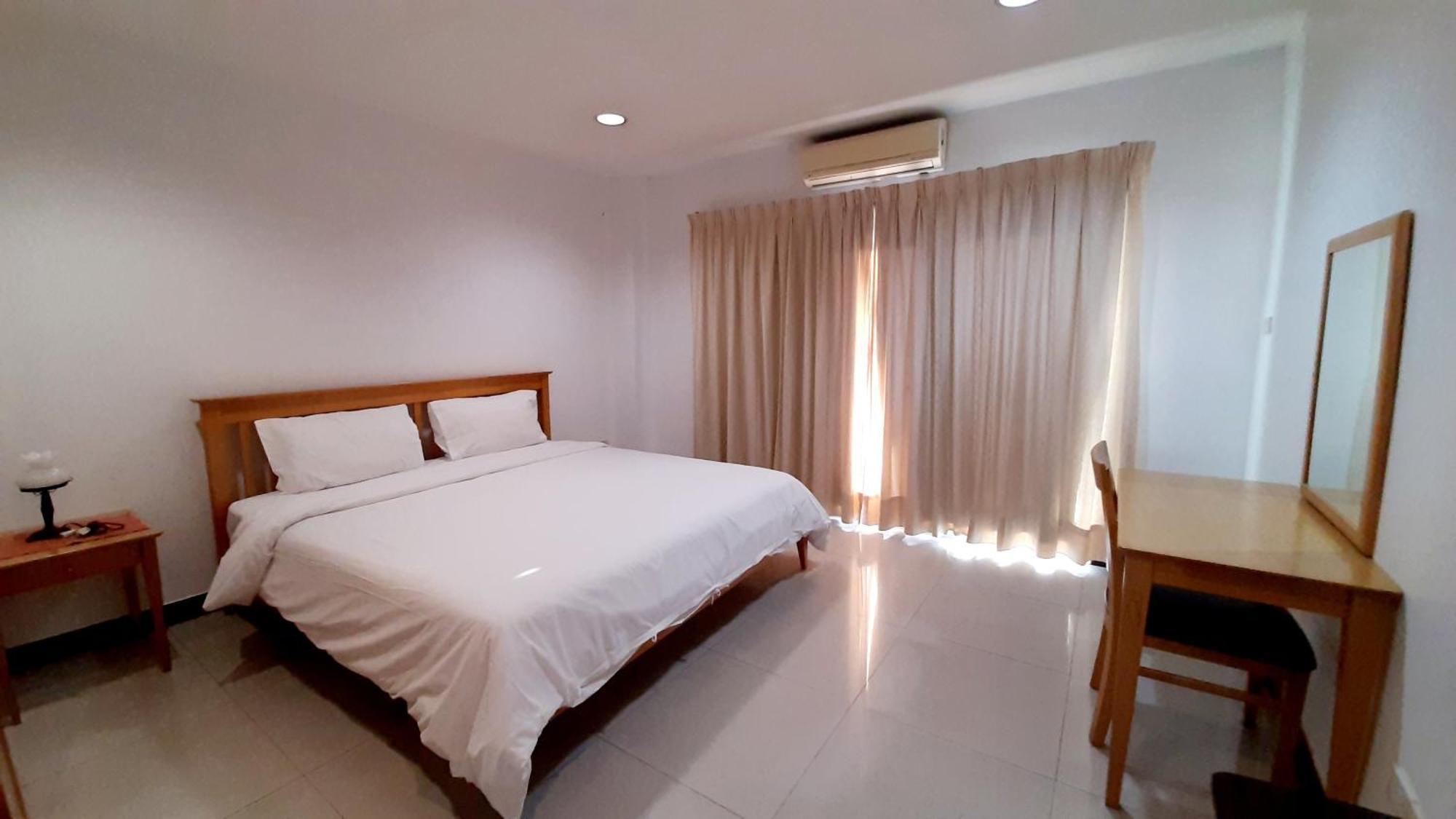 Plaza Nana Hotel 3*