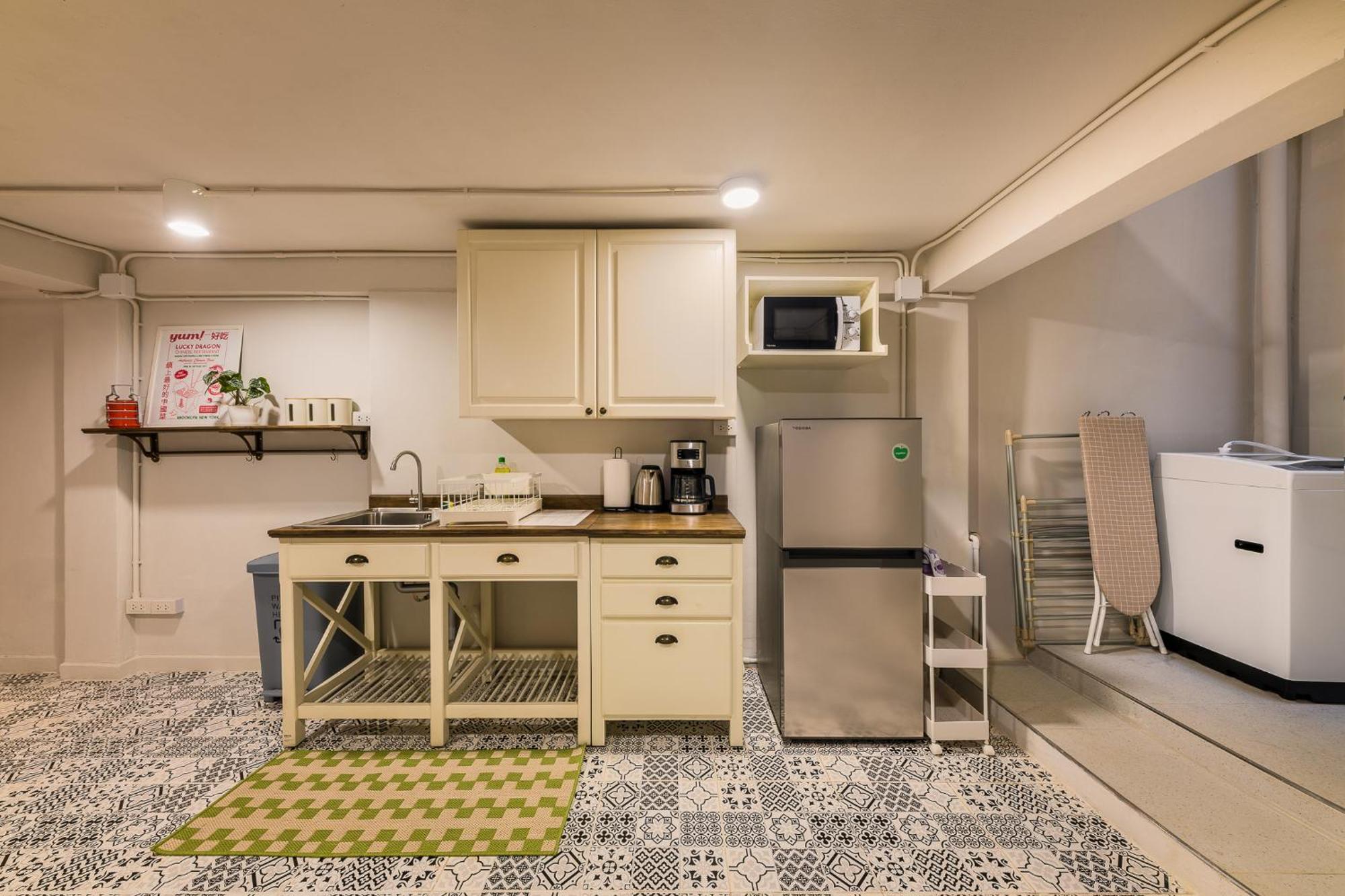 Charming Sukhumvit Shophouse - 2mins Walk To Skytrain * Bangkok