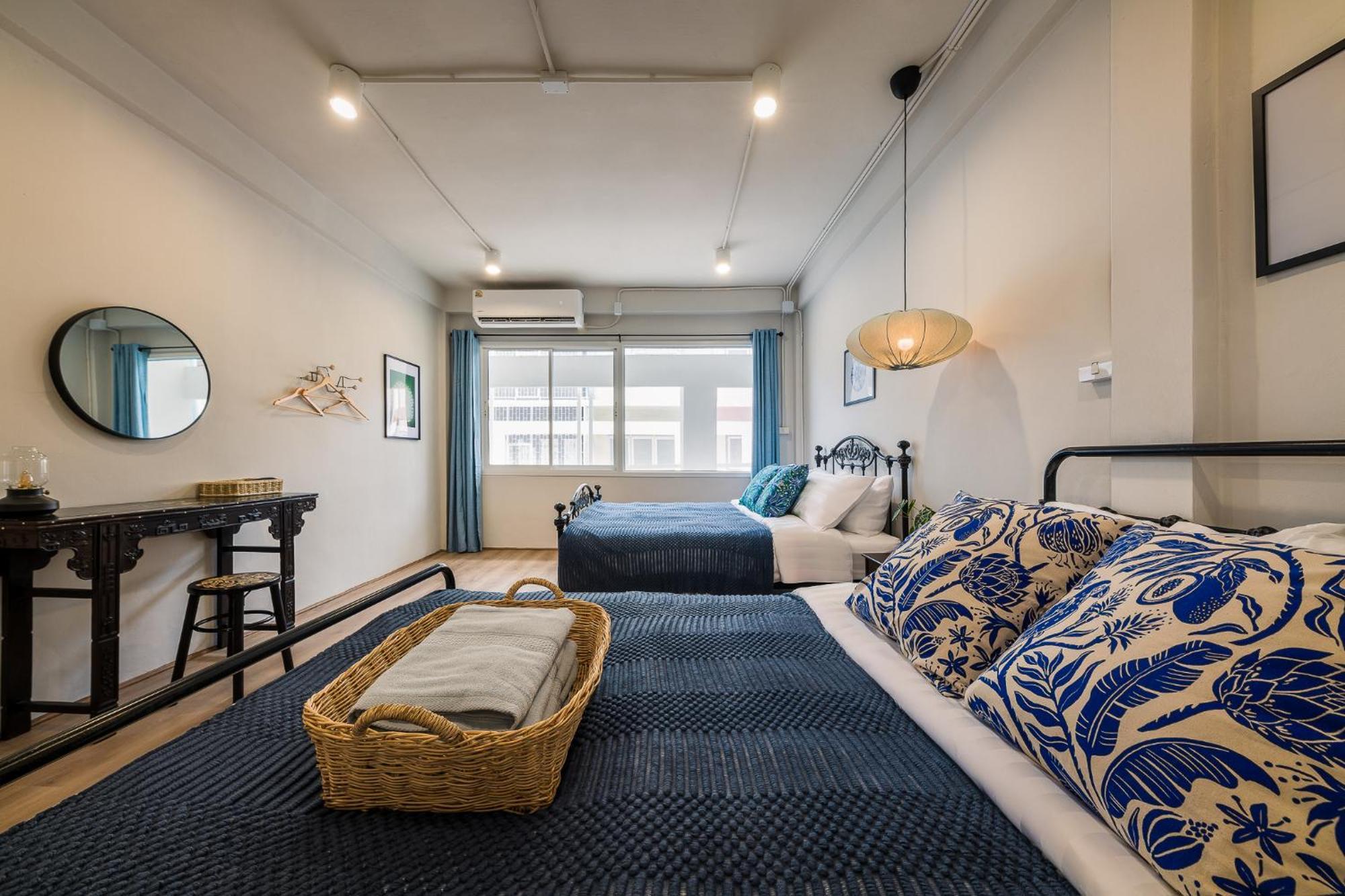Charming Sukhumvit Shophouse - 2mins Walk To Skytrain Holiday home Bangkok