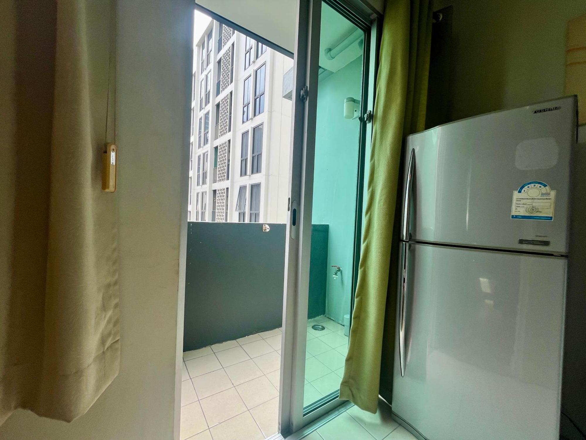 Apartment 1br 5 Min To Bts 1000mbps Fiber Wi-fi Great Location *