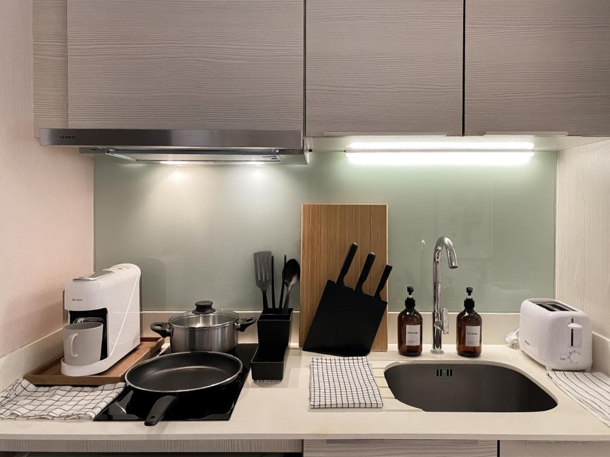 Upscale Living 1br - Ultra Fast Wifi - Phrom Phong Apartment *