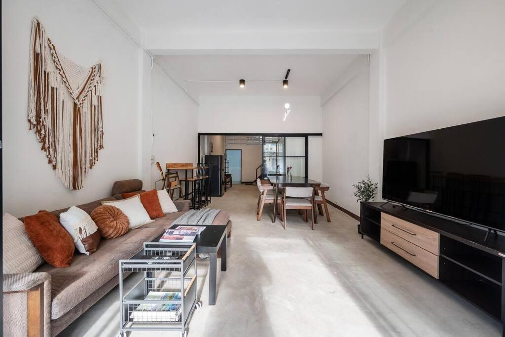 Sorrento Old Town Mrt Samyot Apartment