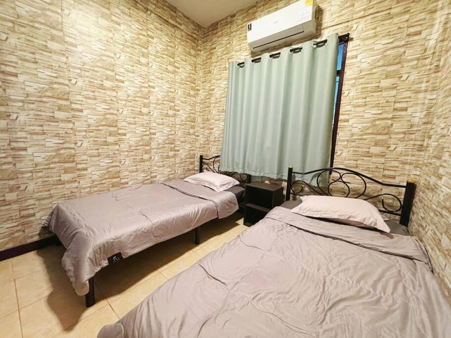 曼谷市中心6卧室3卫舒适联排别墅 Villa