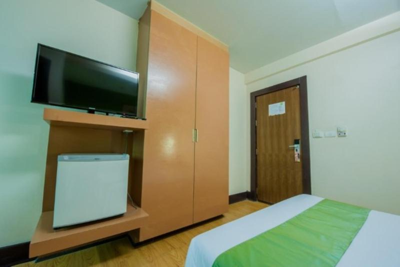 The Seasons Huamark Hotel 3*